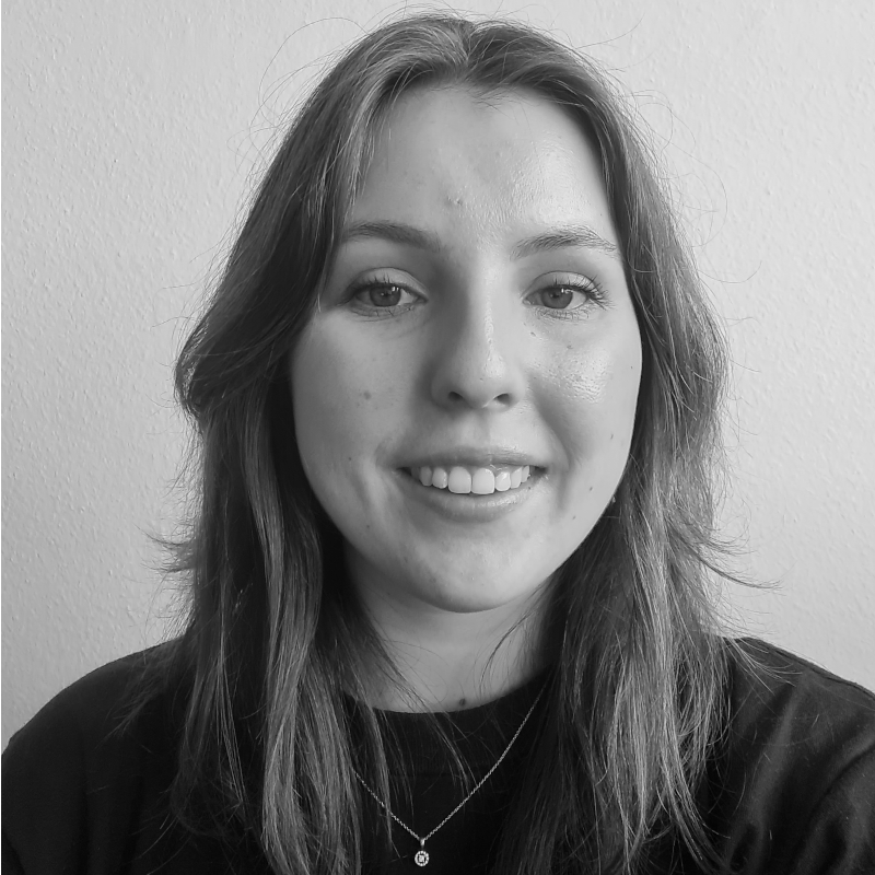 black-and-white profile picture of Jasmin Druyen